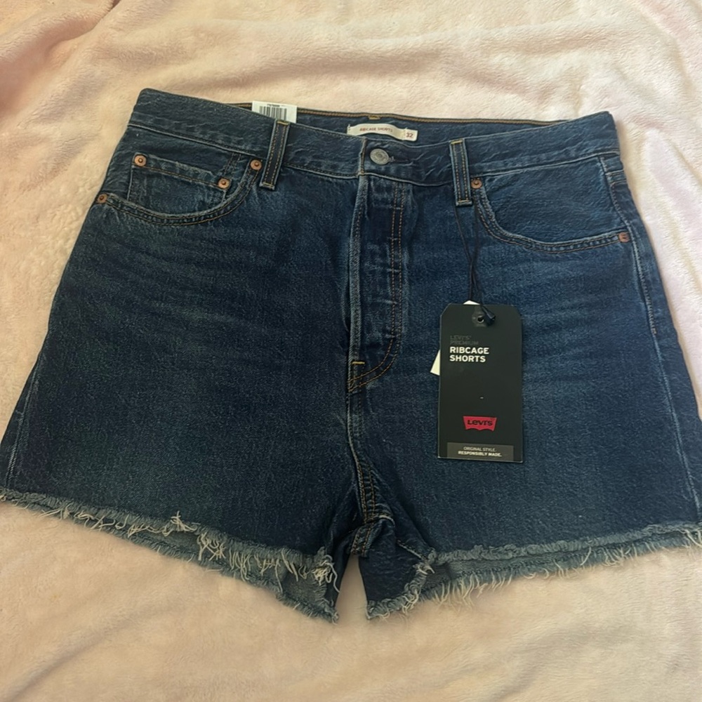 NWT Levi Ribcage shorts